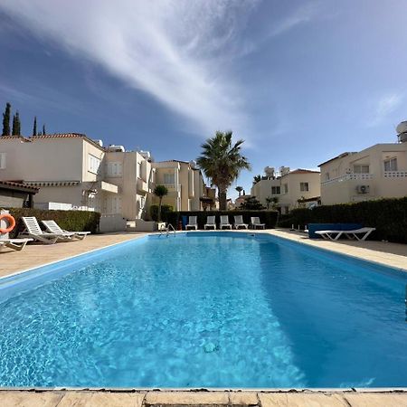 Cozy Nerina Cottage At Harbour Paphos Exterior photo