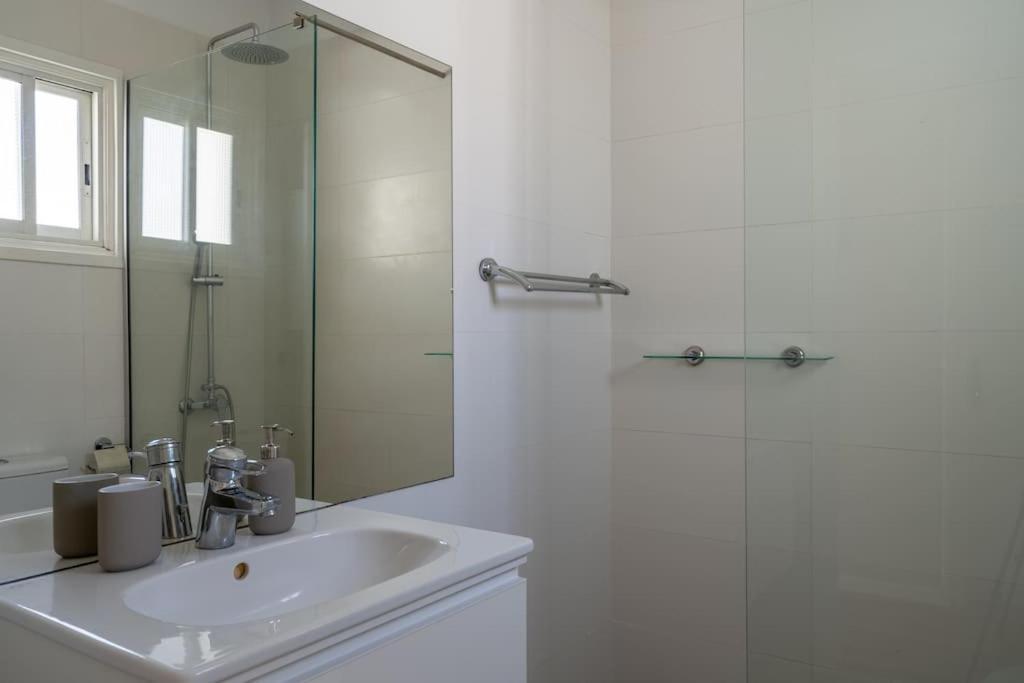Cozy Nerina Cottage At Harbour Paphos Exterior photo