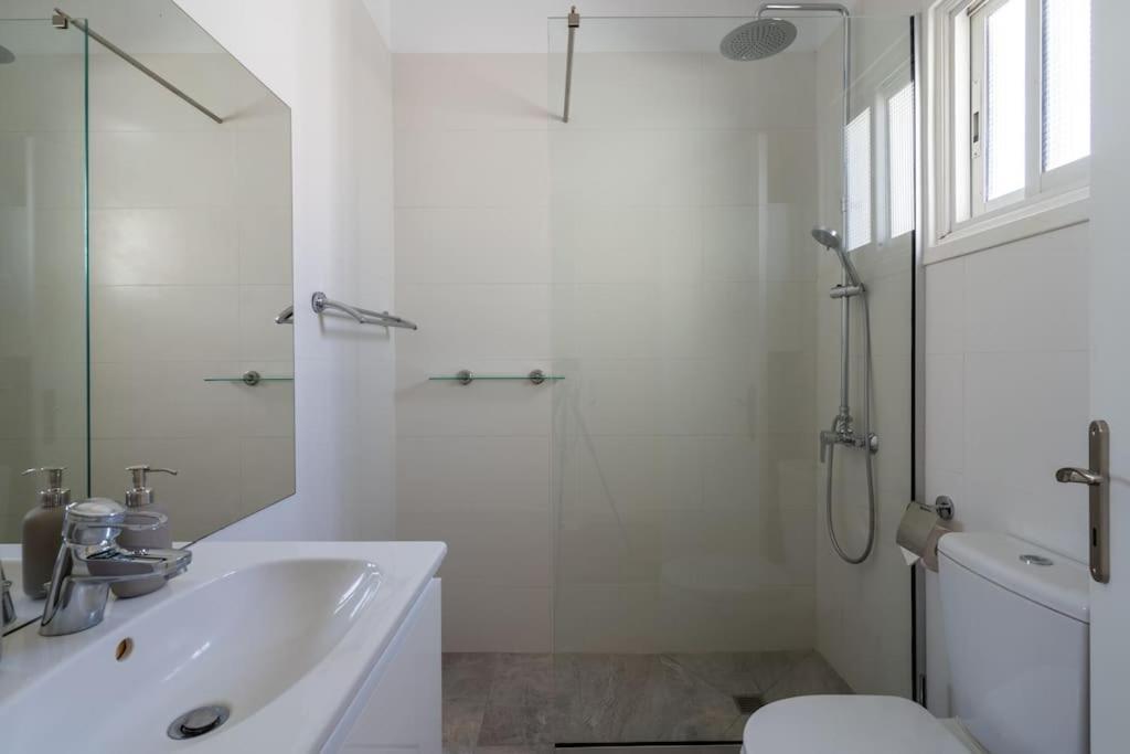 Cozy Nerina Cottage At Harbour Paphos Exterior photo