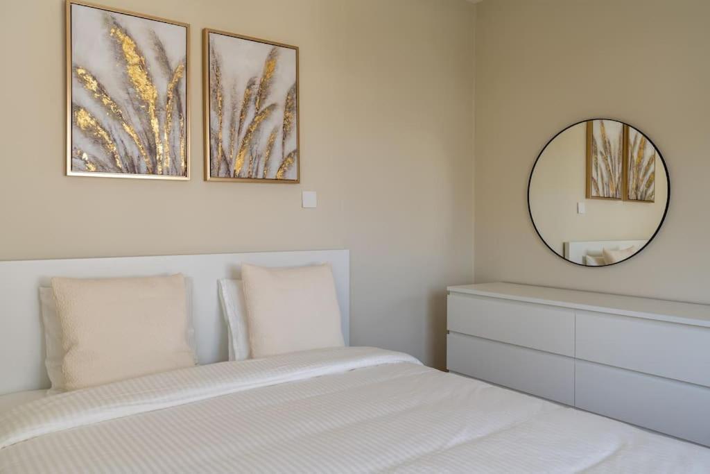 Cozy Nerina Cottage At Harbour Paphos Exterior photo