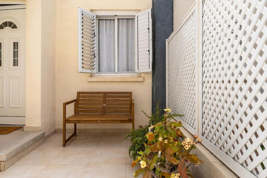 Cozy Nerina Cottage At Harbour Paphos Exterior photo