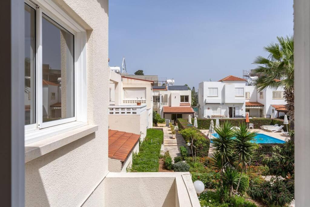 Cozy Nerina Cottage At Harbour Paphos Exterior photo
